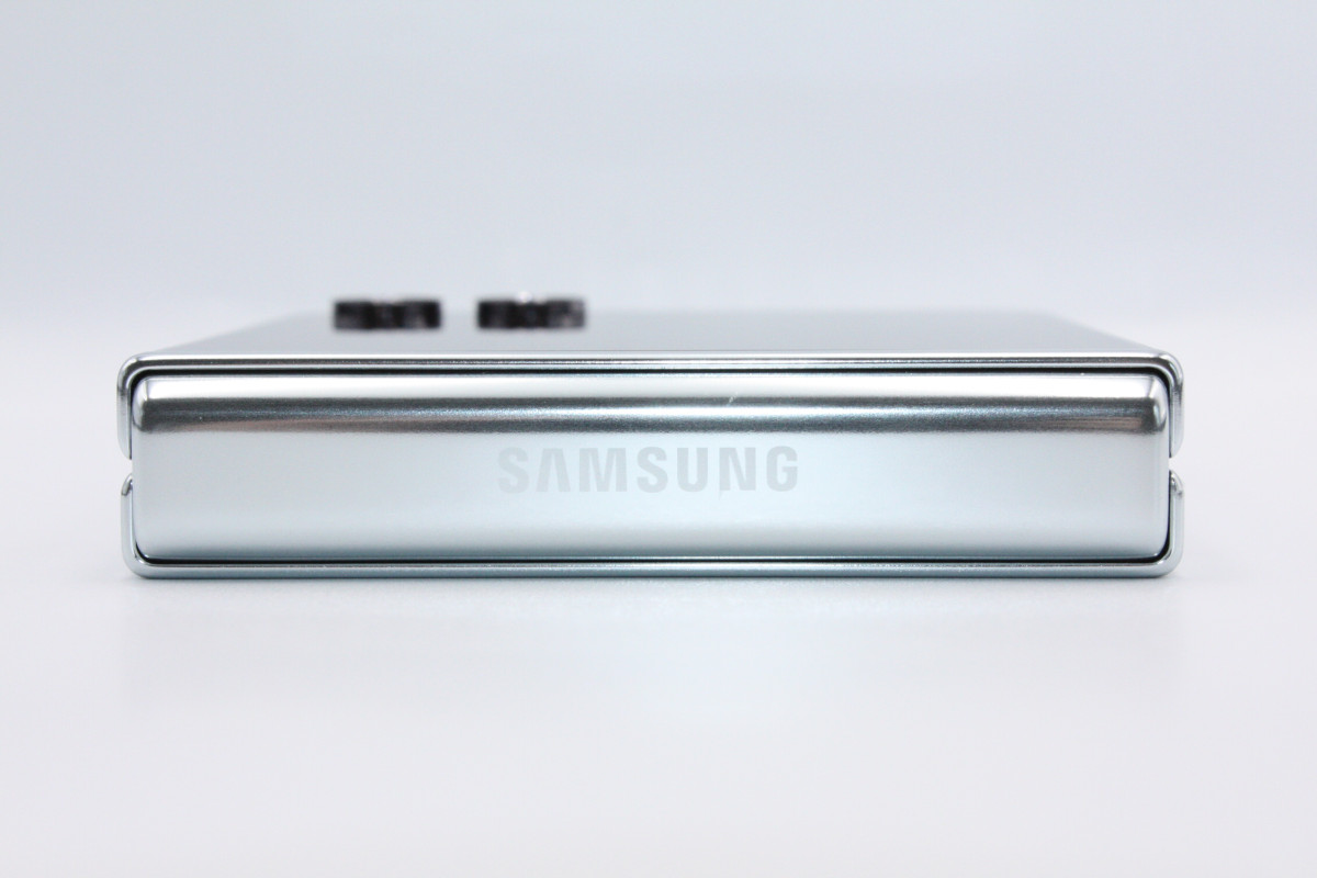 Galaxy Z 美品 Flip5 SCG23 ミント SIMフリー Aランク : ケースマ商店 