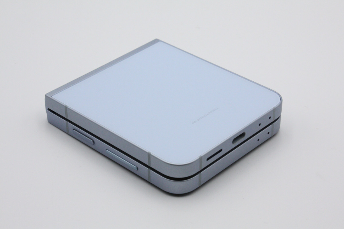 Galaxy Z 美品 Flip6 SCG29 au版SIMフリーブルー Aランク : ケースマ