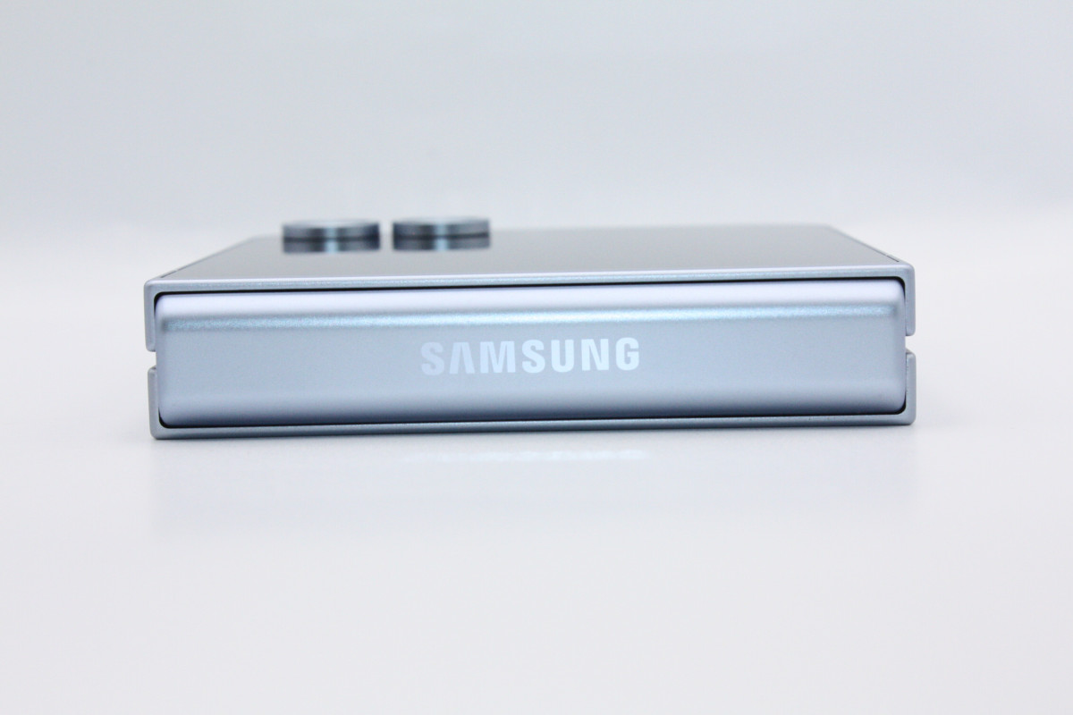 Galaxy Z 美品 Flip6 SCG29 au版SIMフリーブルー Aランク : ケースマ