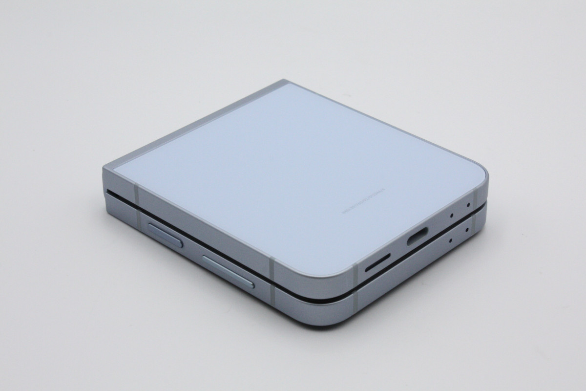 Galaxy Z 美品 Flip6 SCG29 au版SIMフリーブルー Aランク : ケースマ