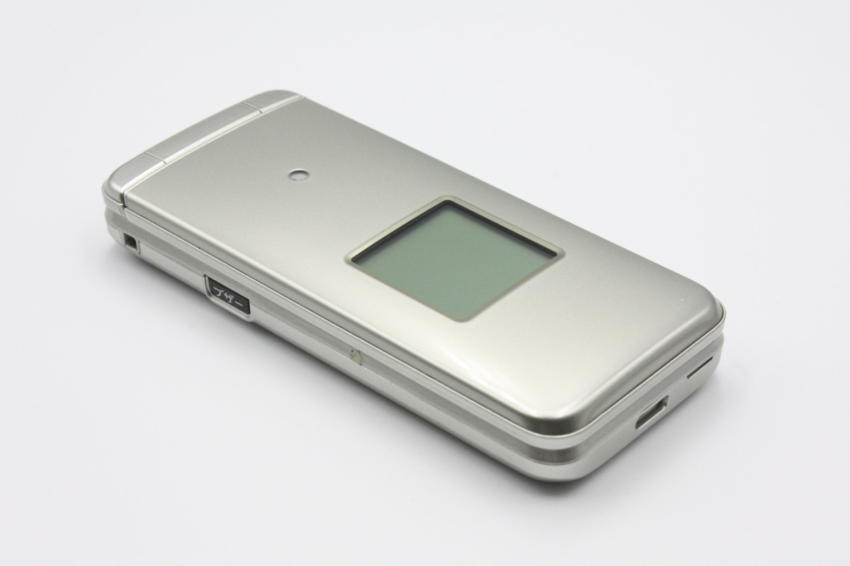 KYOCERA（京セラ） 美品 かんたんケータイ KYF41 シャンパンゴールド