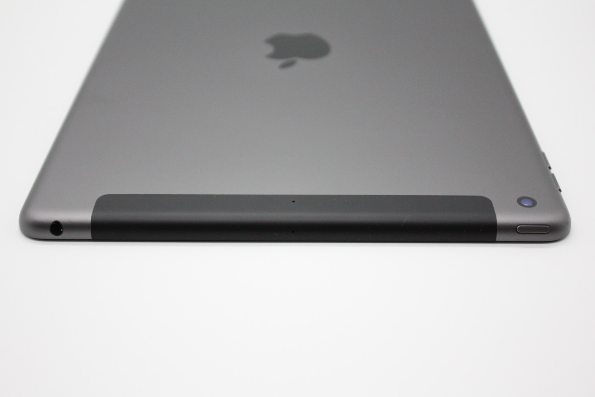 iPad 新品同様品 第9世代 64GB Wi-Fi + Cellularモデル スペースグレイ