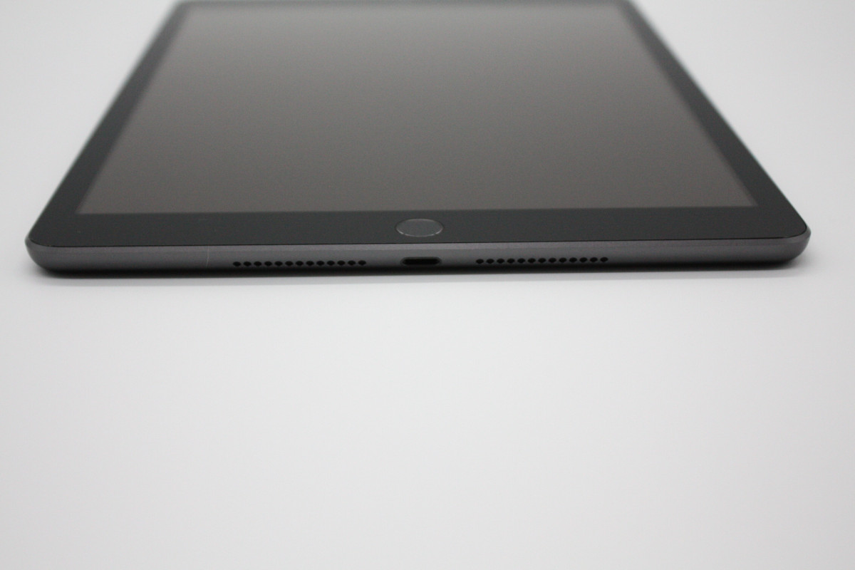 iPad 新品同様品 第9世代 64GB Wi-Fi + Cellularモデル スペースグレイ