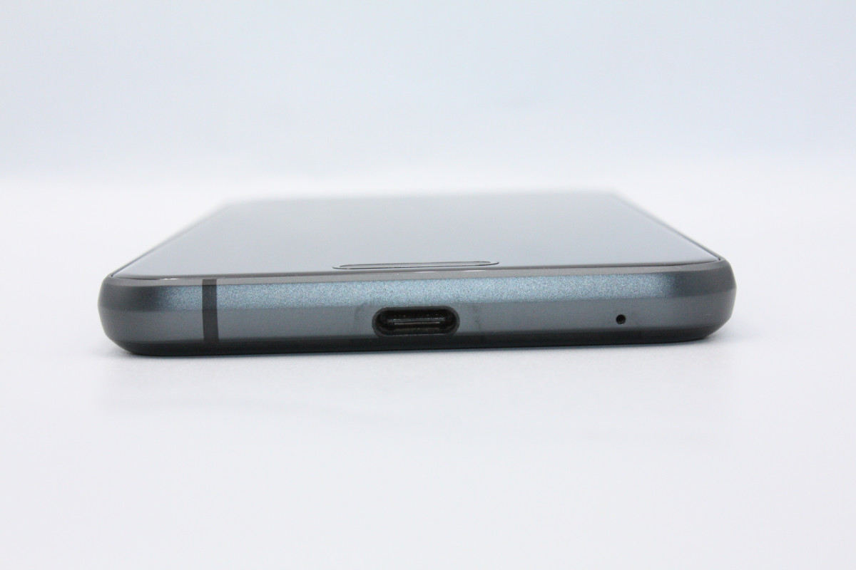 AQUOS sense 美品 sense3 SH-02M ブラック SIMロック解除済み Aランク