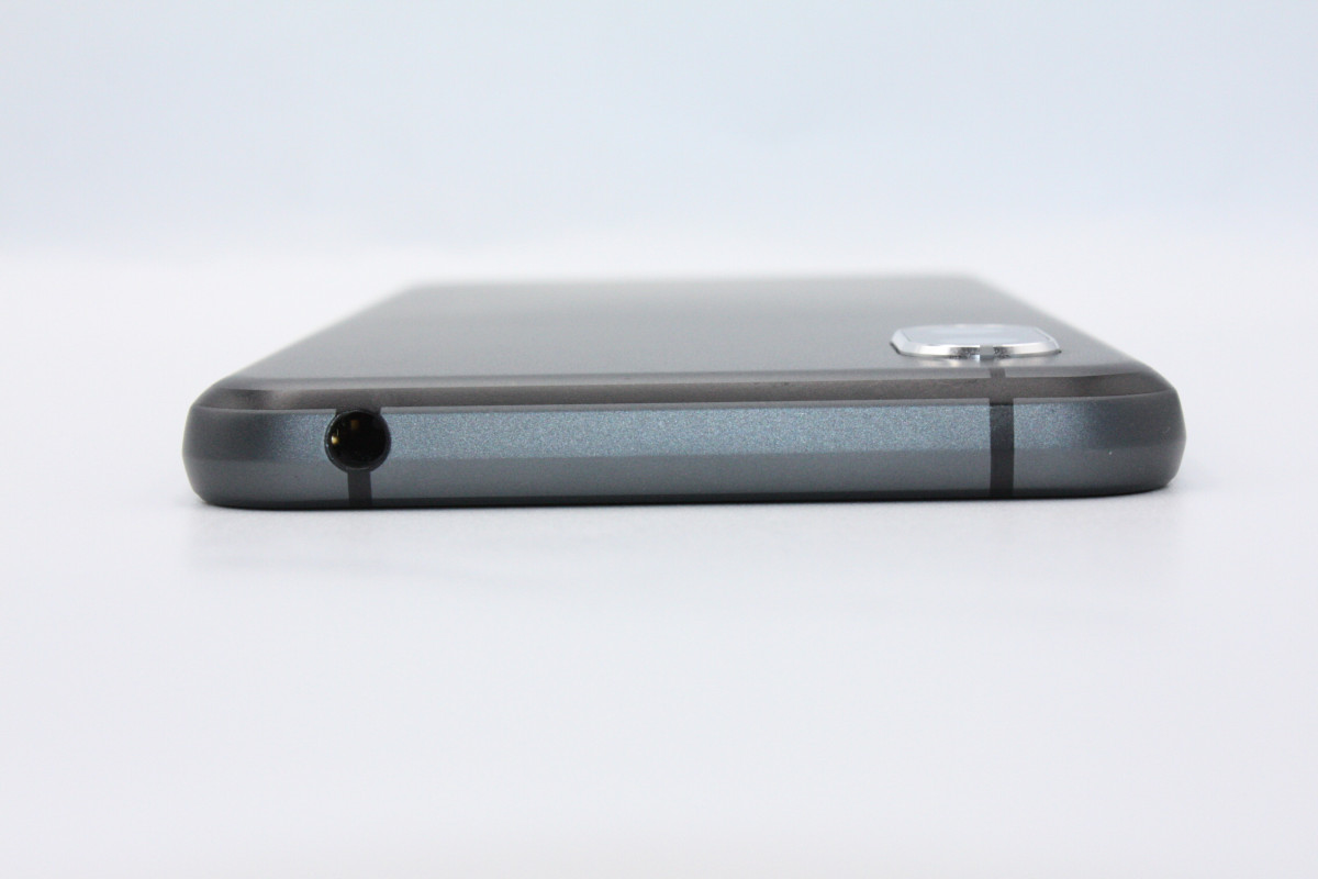 AQUOS sense 美品 sense3 SH-02M ブラック SIMロック解除済み Aランク