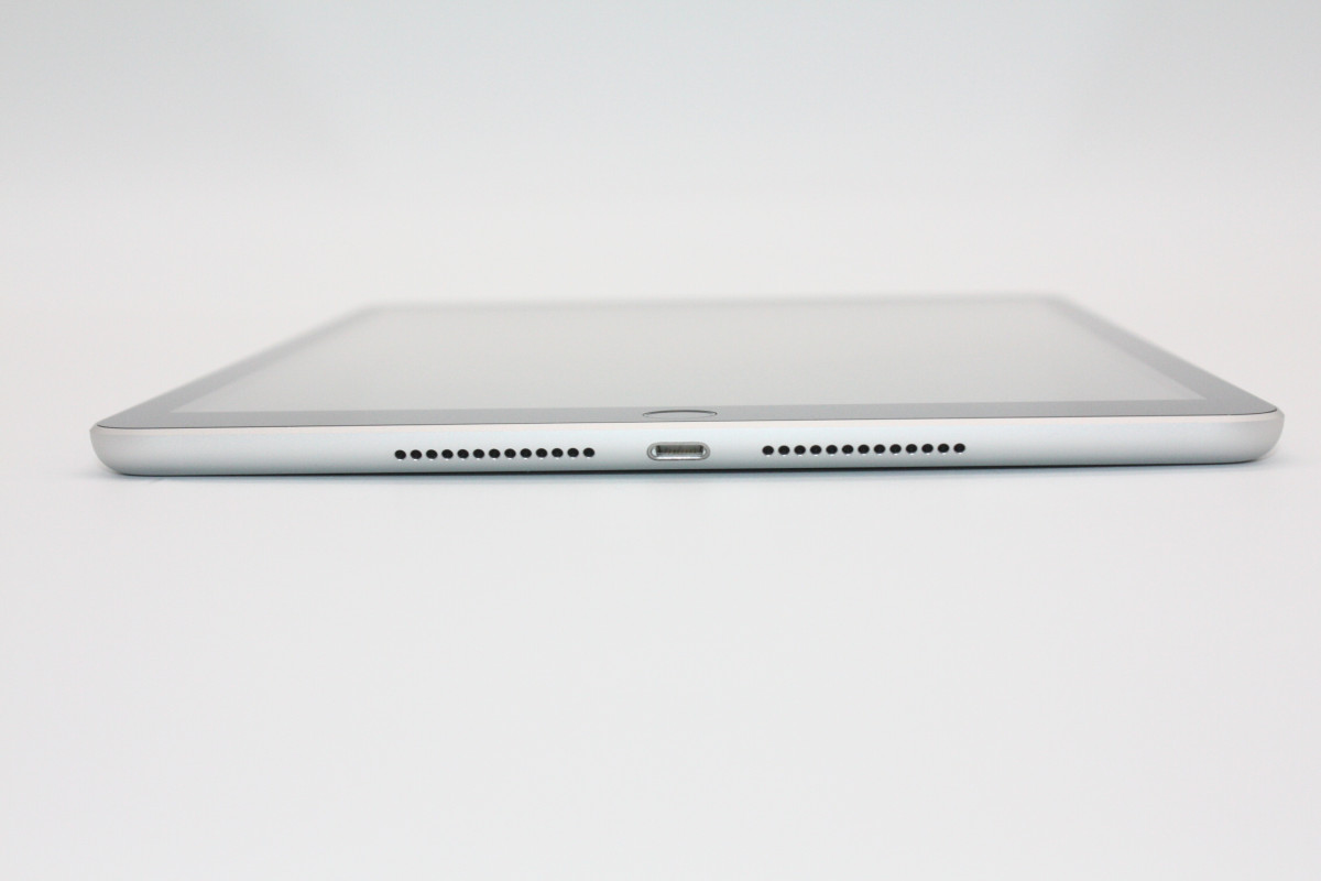 iPad 美品 第9世代 64GB Wi-Fi + Cellularモデル シルバー Aランク