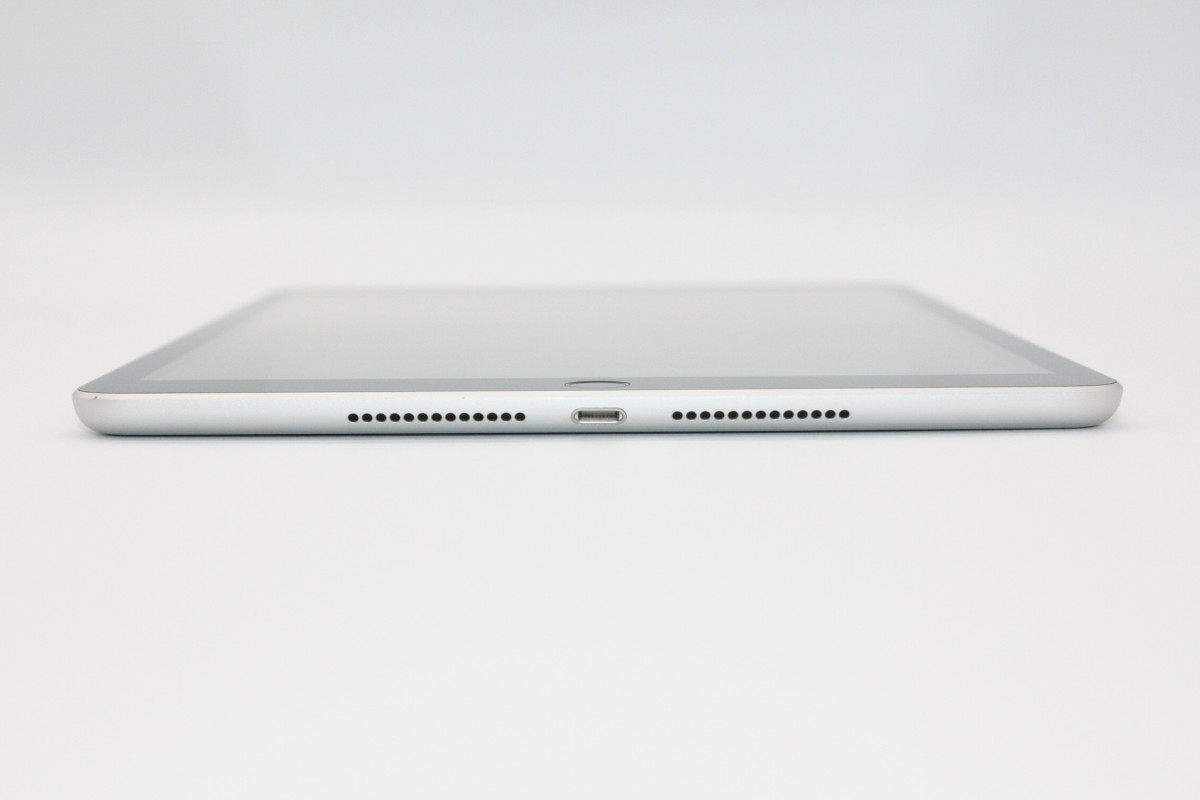 iPad 第9世代 64GB Wi-Fi + Cellularモデル シルバー Bランク