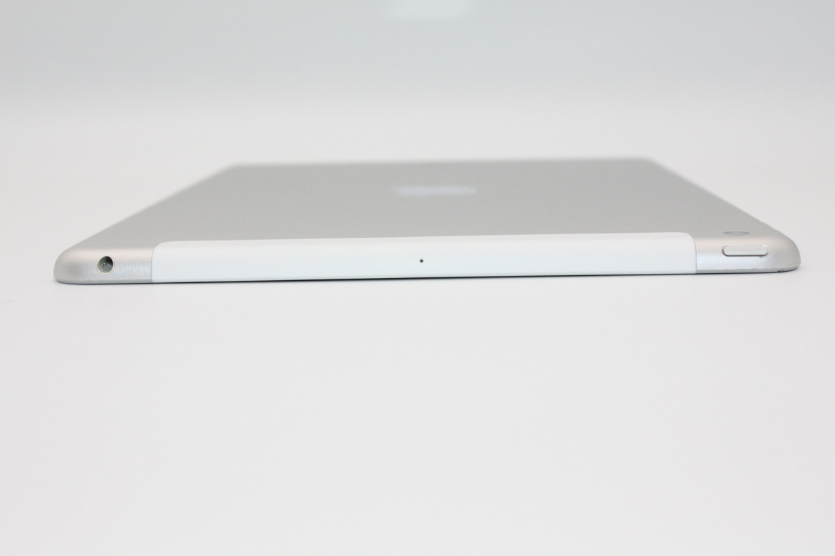 iPad 第9世代 64GB Wi-Fi + Cellularモデル シルバー Bランク