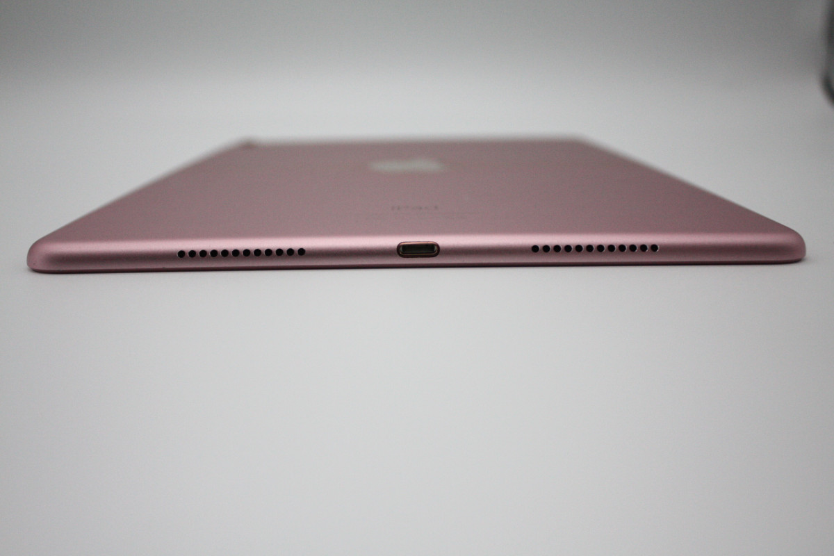 iPad Pro 9.7インチ 第1世代 32GB Wi-Fi +Cellular ローズゴールド B