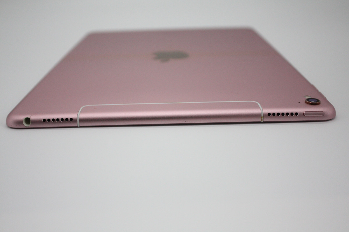 iPad Pro 9.7インチ 第1世代 32GB Wi-Fi +Cellular ローズゴールド B