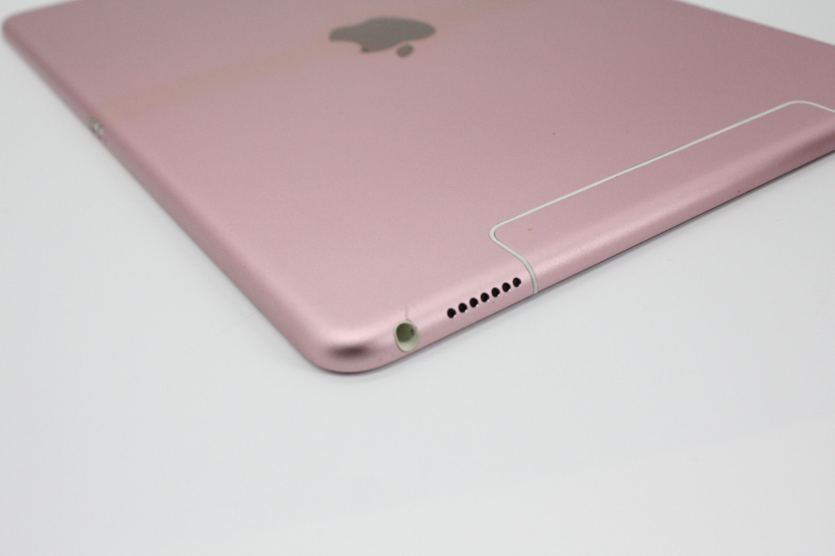 iPad Pro 9.7インチ 第1世代 32GB Wi-Fi +Cellular ローズゴールド B
