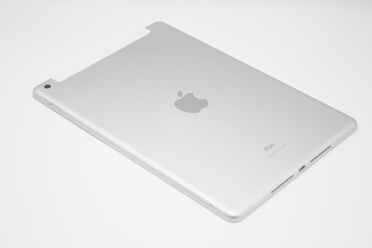 iPad 訳あり特価 第8世代 32GB Wi-Fi+Cellularモデル Bランク