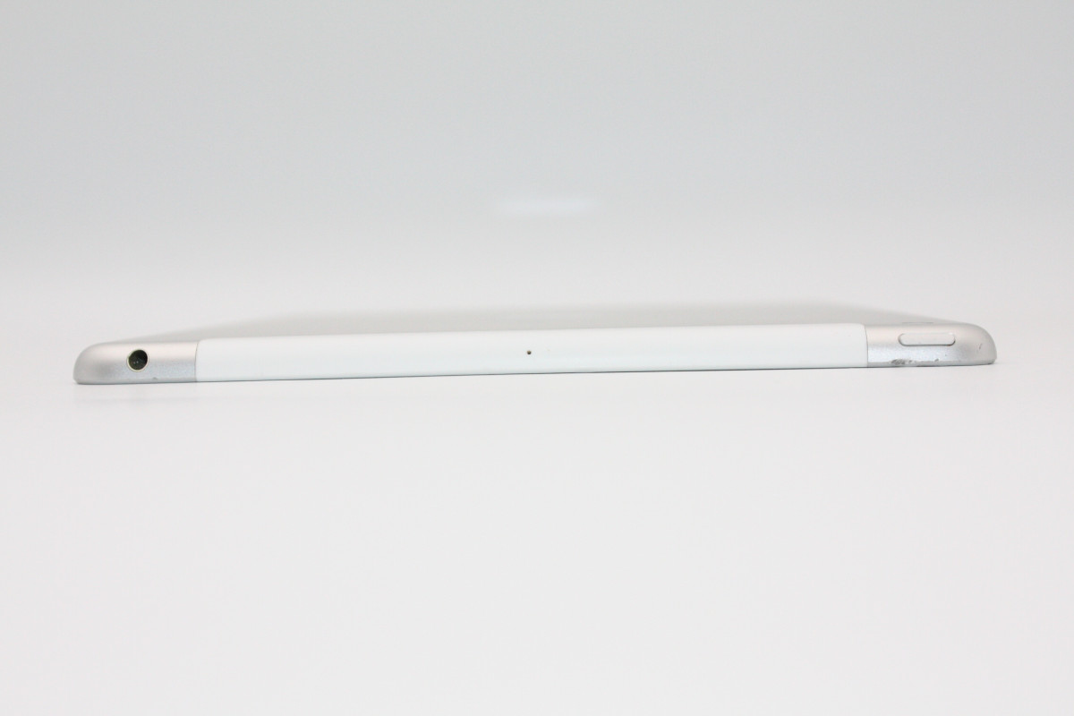 iPad 訳あり特価 第8世代 32GB Wi-Fi+Cellularモデル Bランク
