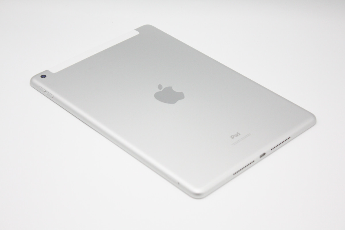 iPad 訳あり特価 第8世代 32GB Wi-Fi+Cellularモデル Bランク
