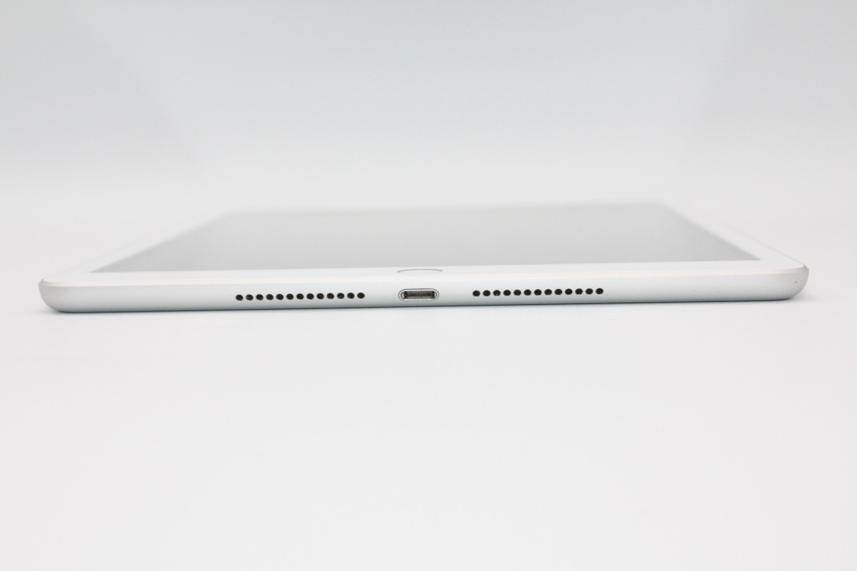 iPad 訳あり特価 第8世代 32GB Wi-Fi+Cellularモデル Bランク