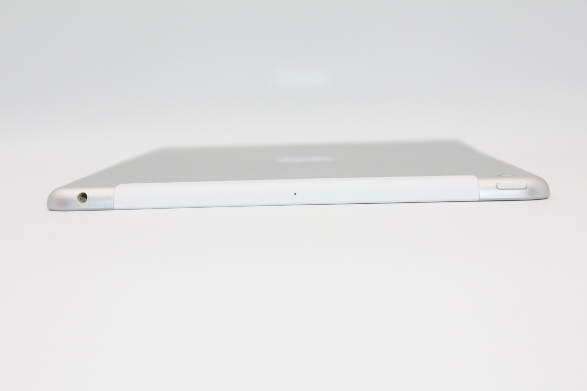 iPad 訳あり特価 第8世代 32GB Wi-Fi+Cellularモデル Bランク