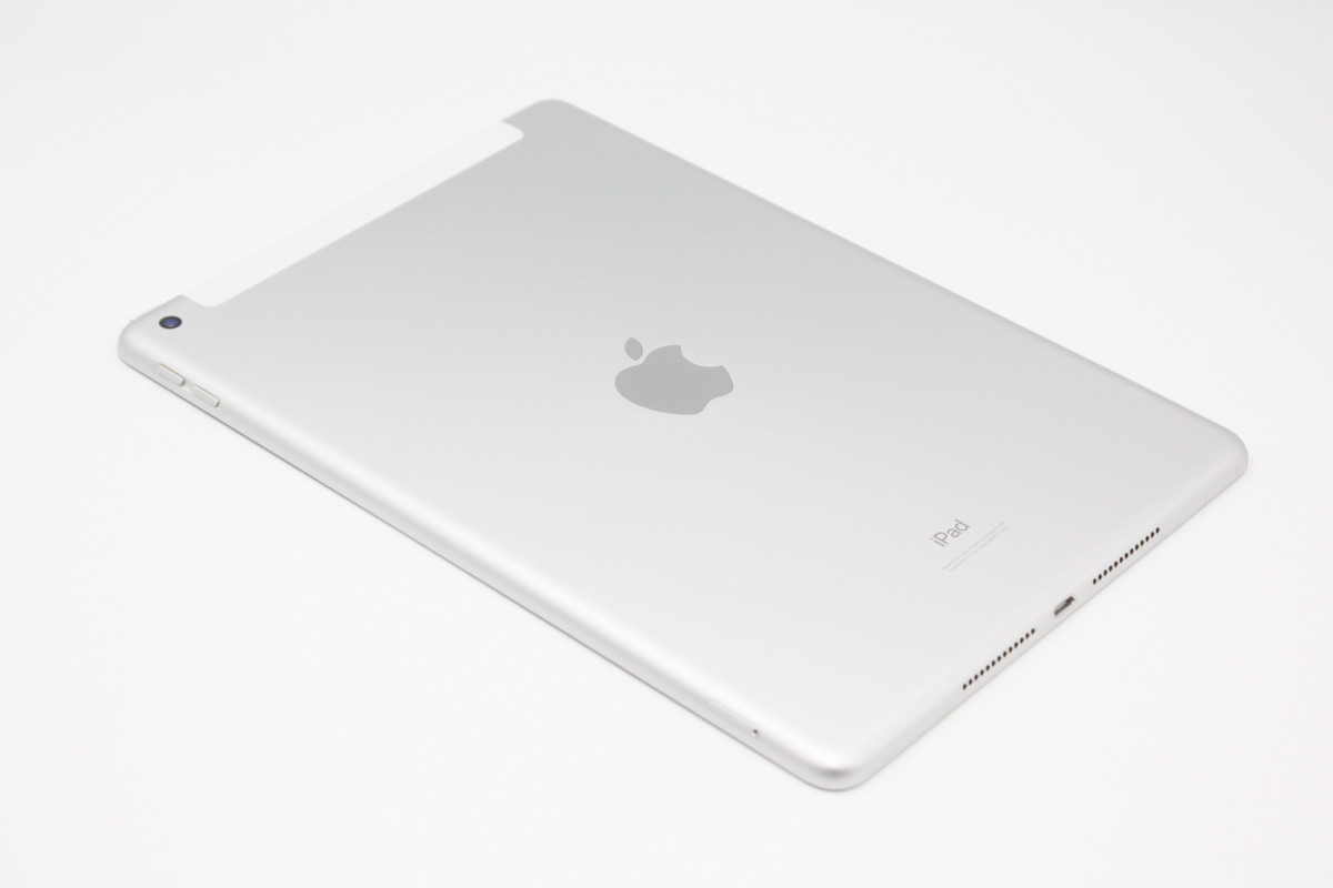 iPad 訳あり特価 第8世代 32GB Wi-Fi+Cellularモデル Bランク