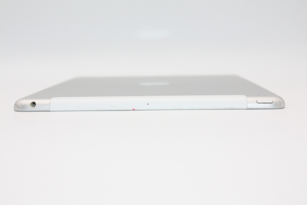 iPad 訳あり特価 第8世代 32GB Wi-Fi+Cellularモデル Bランク