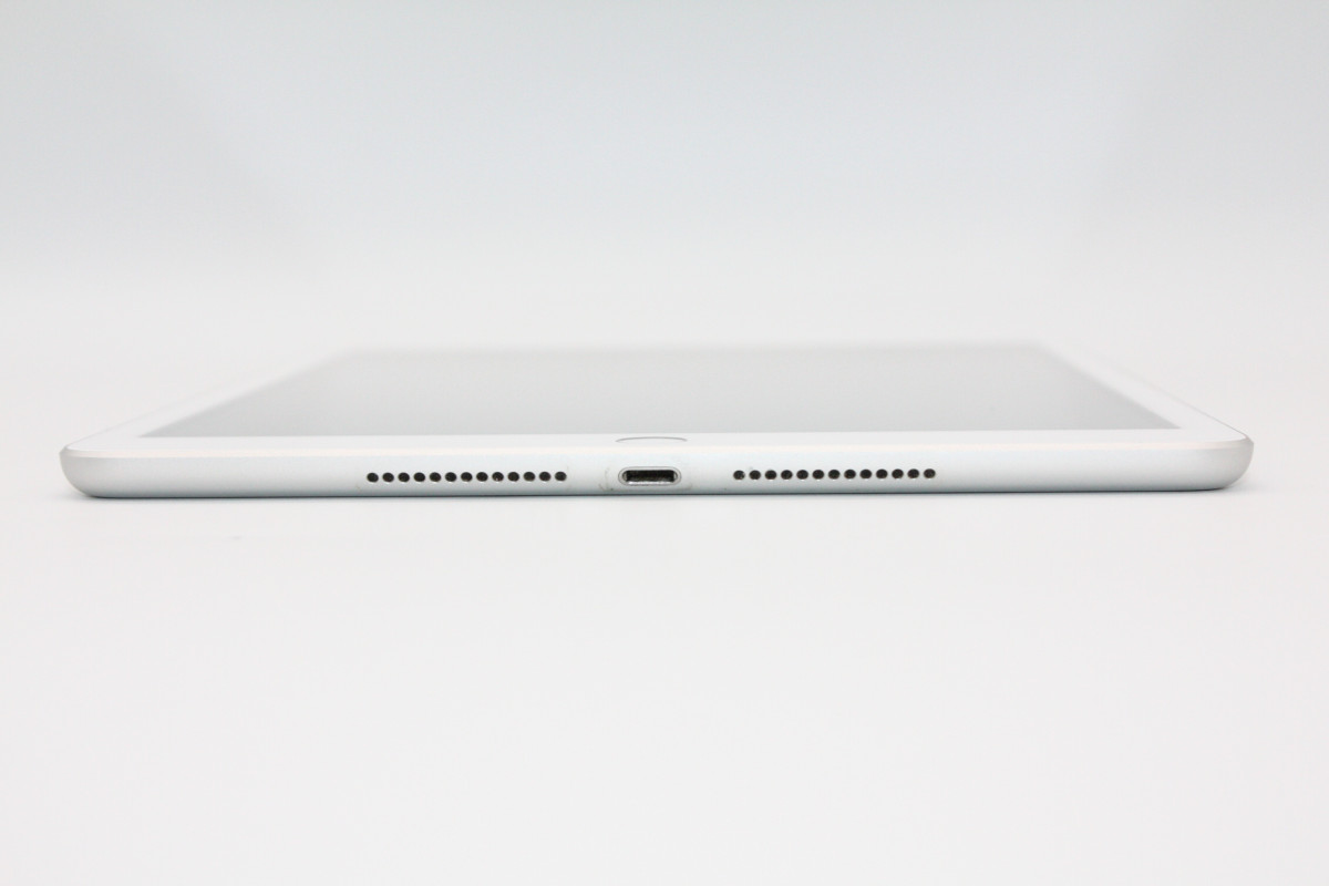 iPad 第8世代 128GB Wi-Fi+Cellularモデル シルバー Cランク