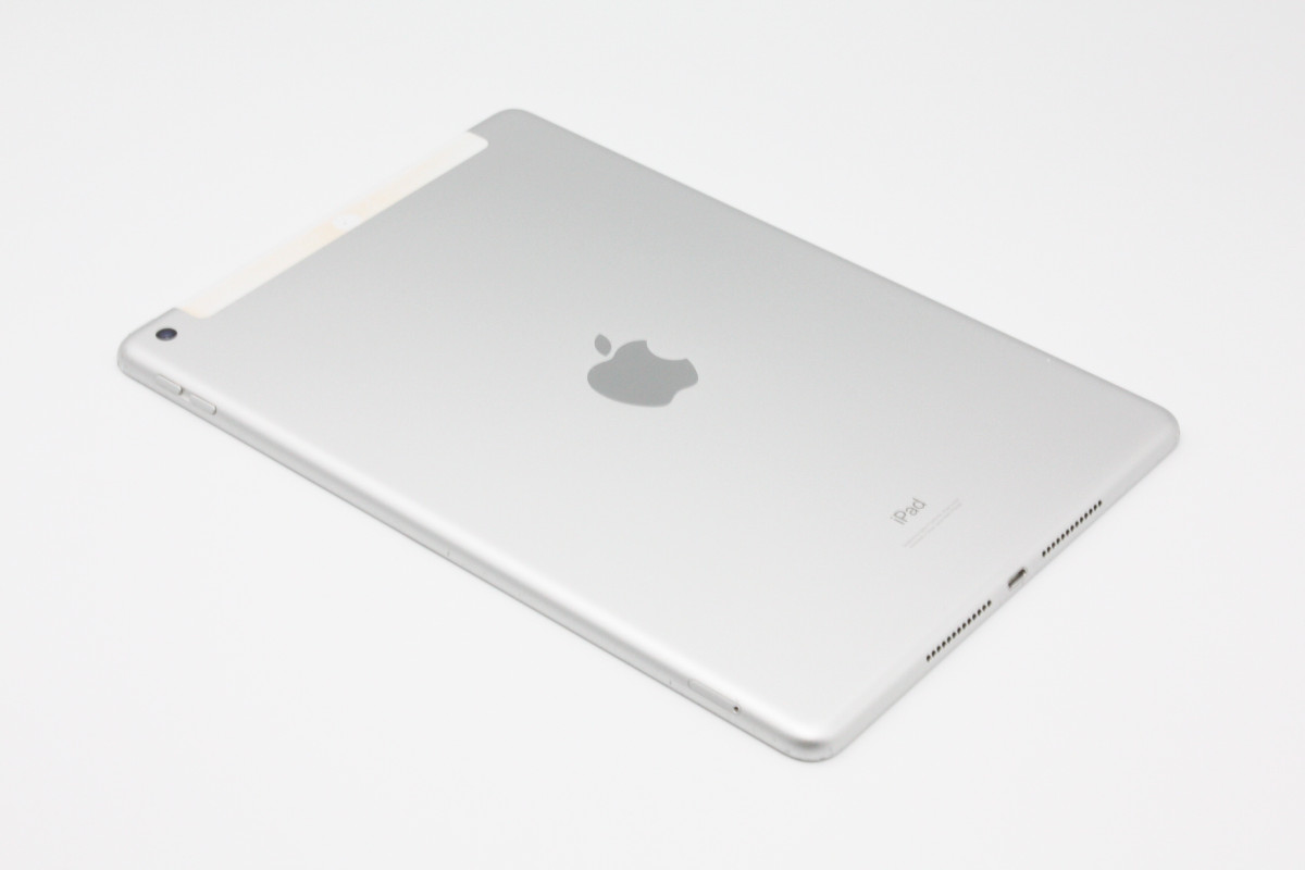 iPad 第8世代 128GB Wi-Fi+Cellularモデル シルバー Cランク