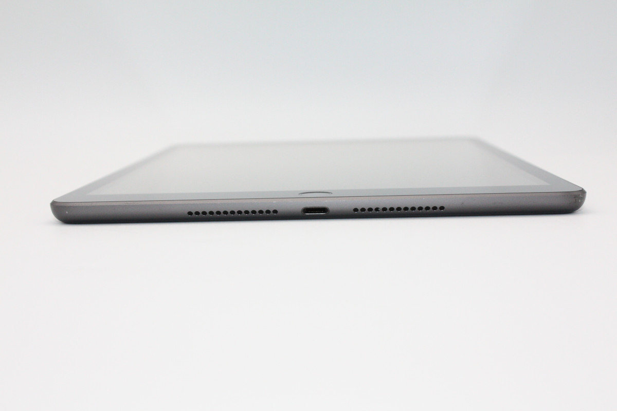 iPad 第7世代 Wi-Fi+Cellular 32GB スペースグレイ Bランク : ケースマ