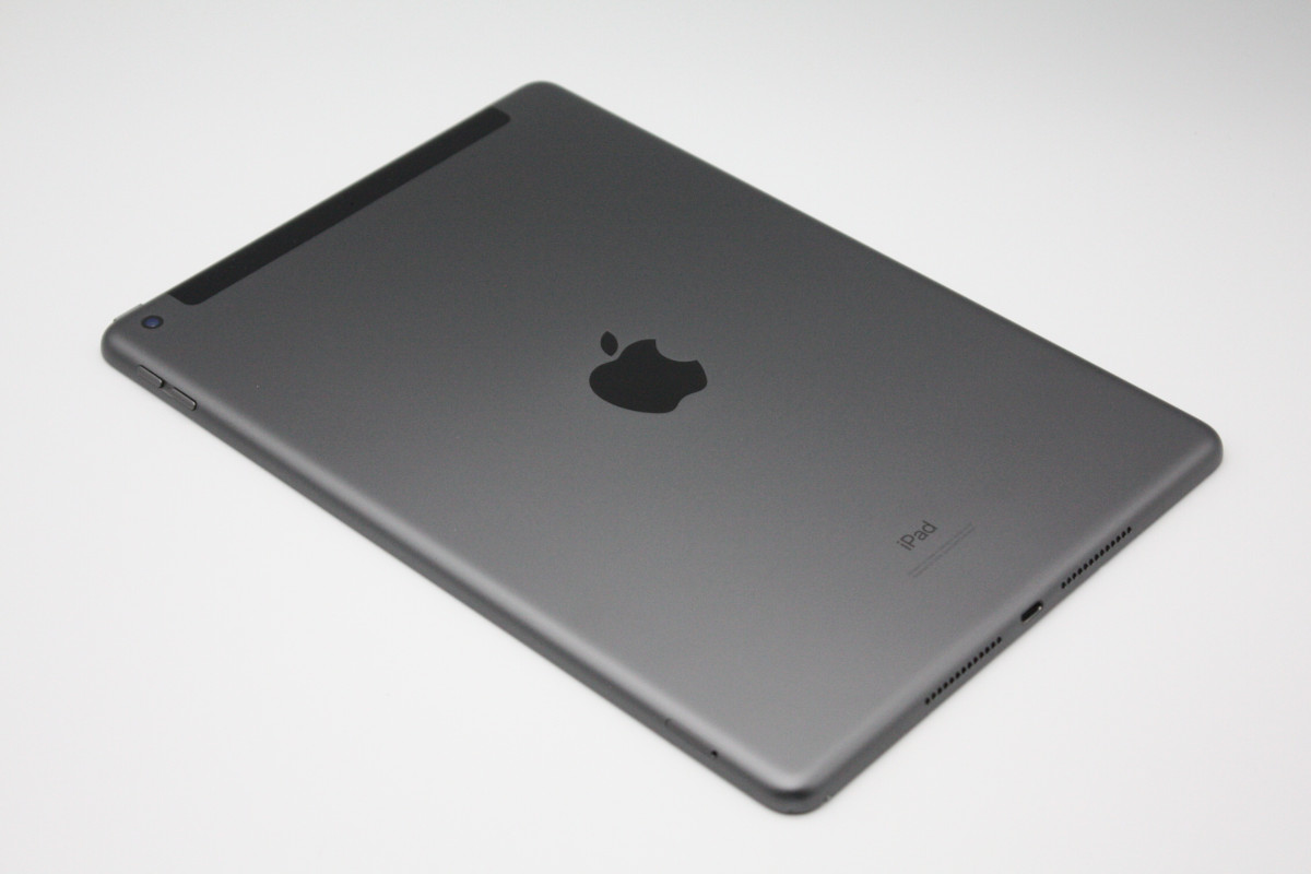 iPad 訳あり特価 第7世代 Wi-Fi+Cellular 32GB スペースグレイ