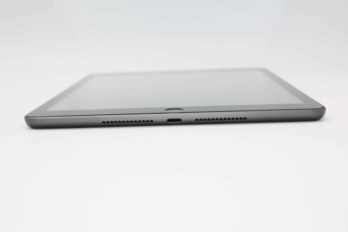 iPad 訳あり特価 第7世代 Wi-Fi+Cellular 32GB スペースグレイ