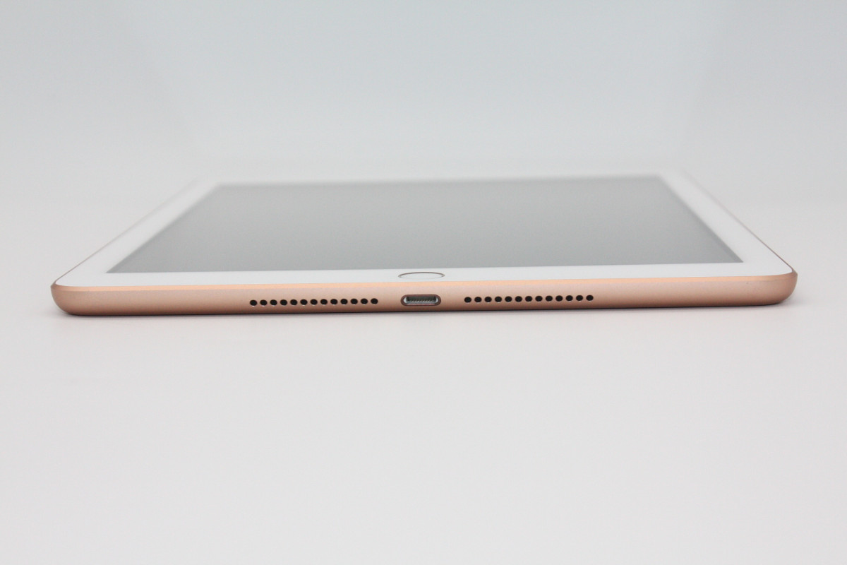 iPad 第6世代 32GB Wi-Fi+Cellularモデル ゴールド Cランク : ケースマ