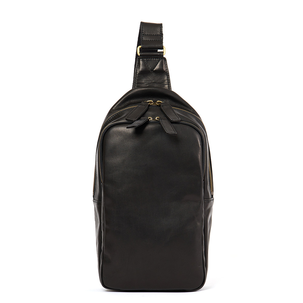 ダコタ ボディバッグ 斜め掛け 肩かけ ロゴ型押し ヌメ革 ベルト ユニセックス ダコタ ボディバッグ 斜め掛け 肩かけ ロゴ型押し ヌメ革 ベルト ユニ