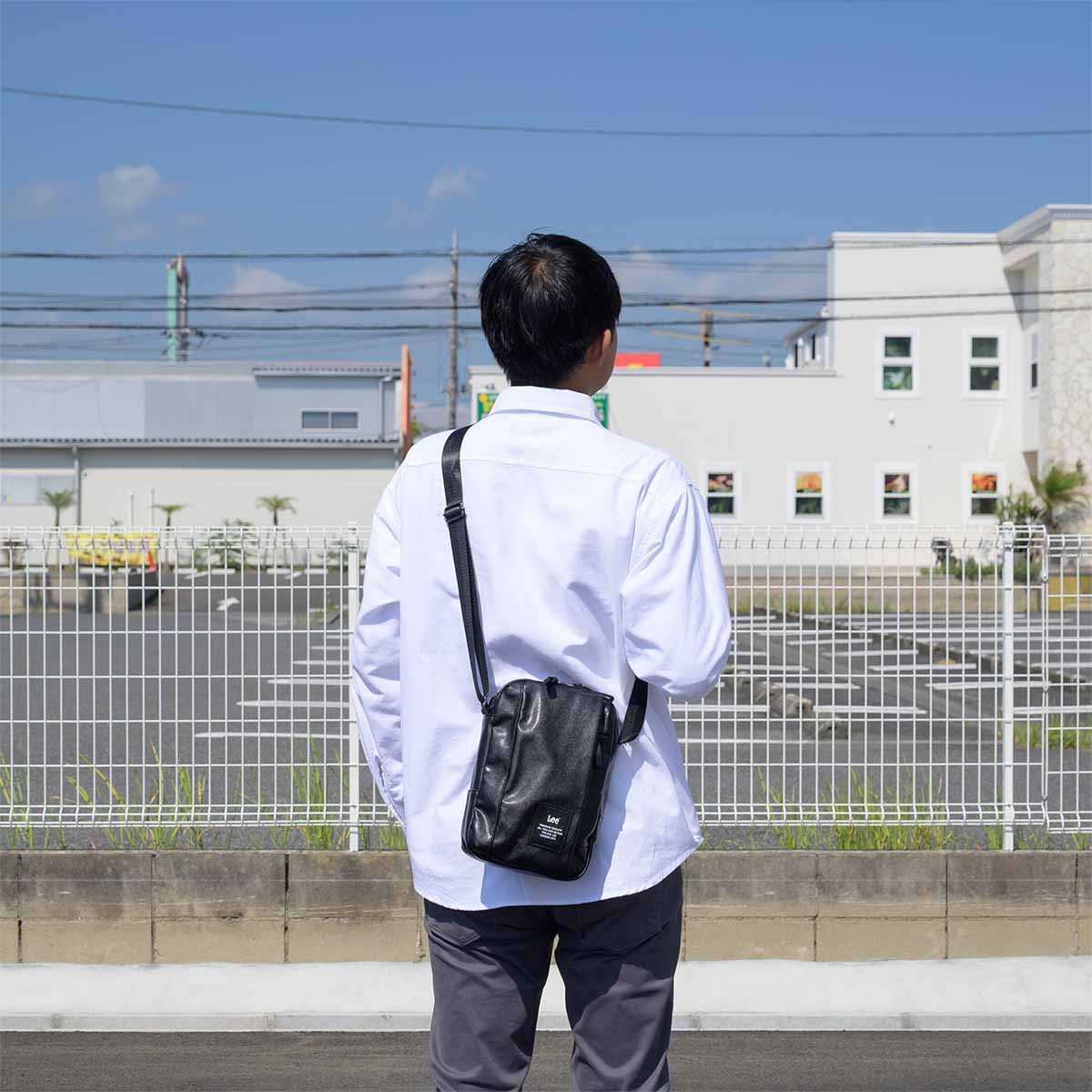 Lee（リー） ショルダーバッグ メンズ レディース 縦型 ブランド 合皮