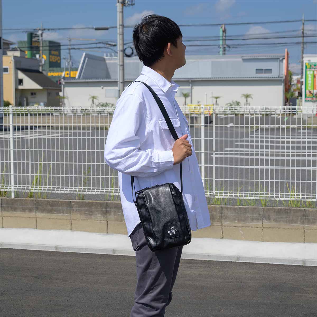 Lee（リー） ショルダーバッグ メンズ レディース 縦型 ブランド 合皮