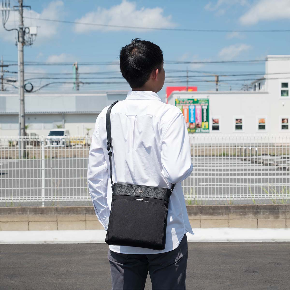 TAKEO KIKUCHI（タケオキクチ） ショルダーバッグ インター B5 縦型 TK