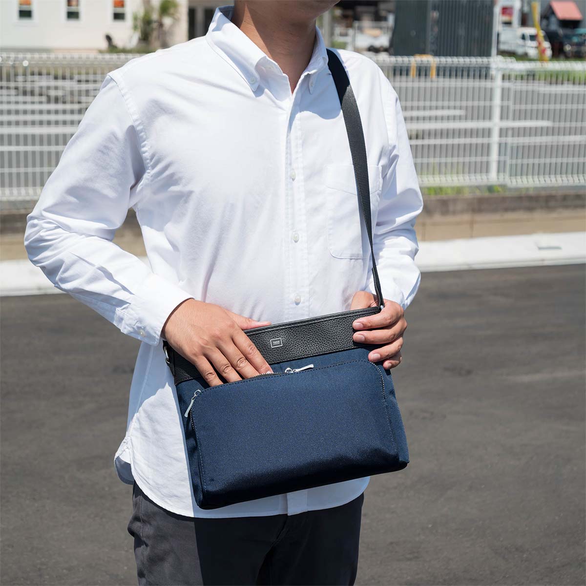 TAKEO KIKUCHI（タケオキクチ） ショルダーバッグ インター B5 横型 TK