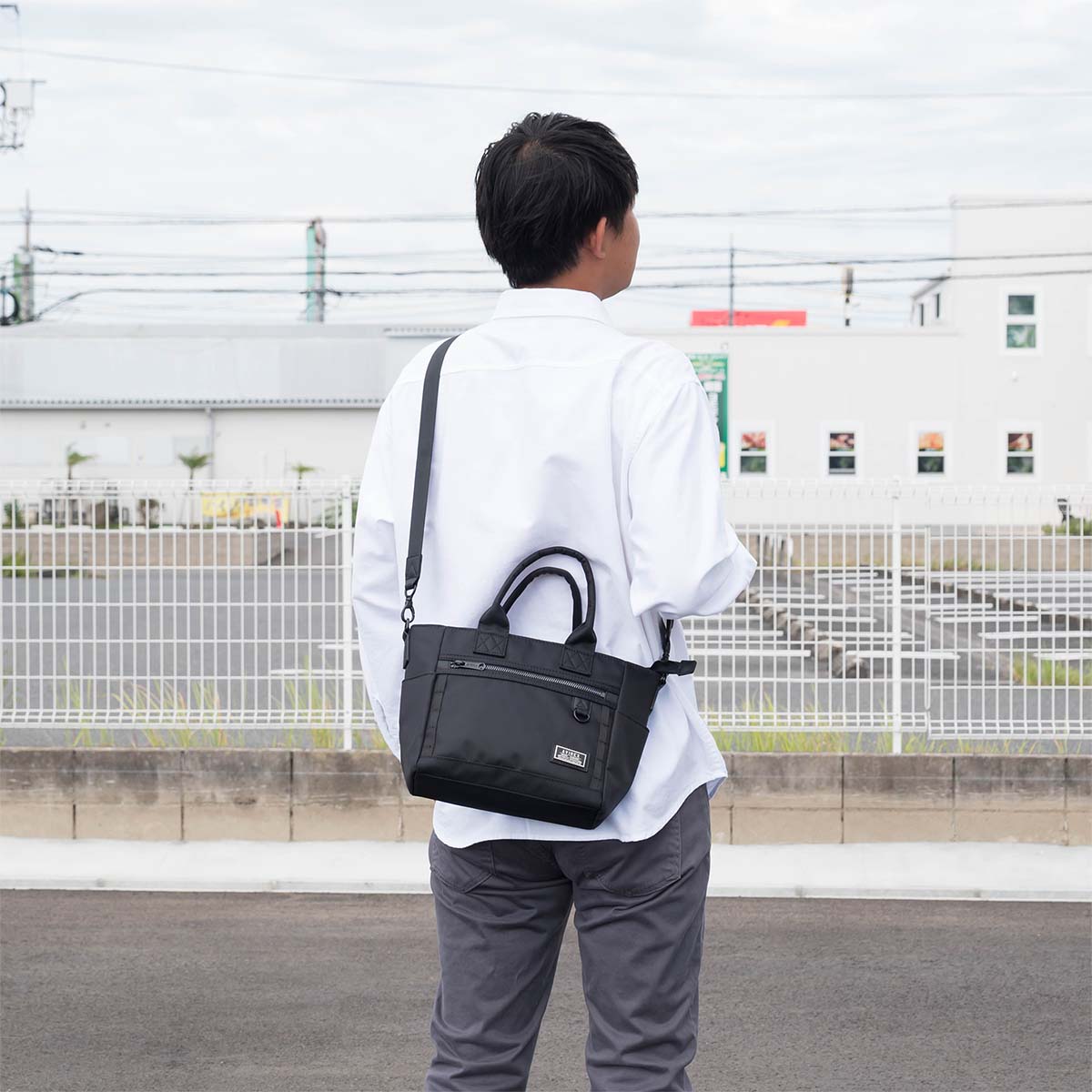 190【新品】アヴィレックス レザーミニトート 肩掛け 2WAY ショルダー 190【新品】アヴィレックス レザーミニトート 肩掛け 2WAY ショルダー