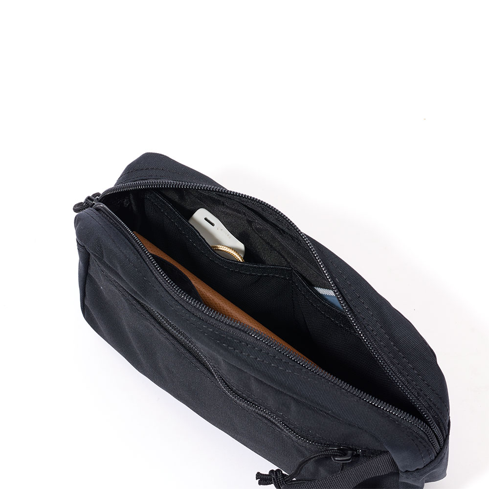 完売カラー8月中旬頃入荷予定】ONE ZIP POUCH MW GENII（ワン