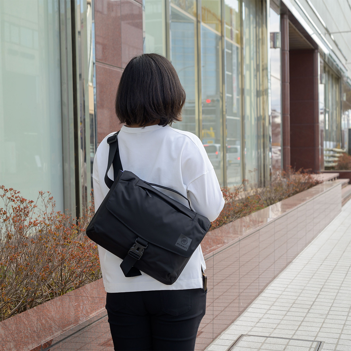 MAMMUT マムート メッセンジャーバッグ Xeron Messenger 8