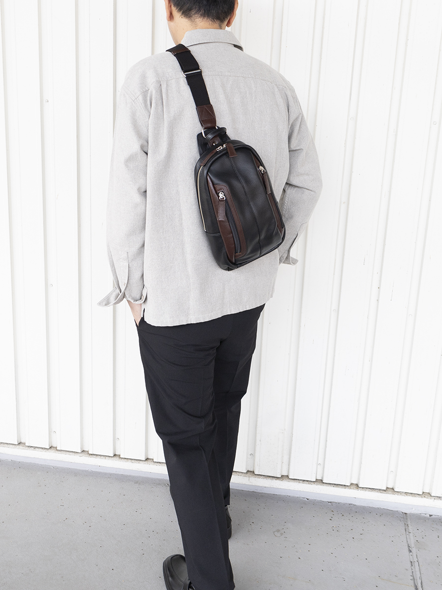 ボディバッグ メンズ 本革 革 大きめ おすすめ 人気 50代 60代 レザー
