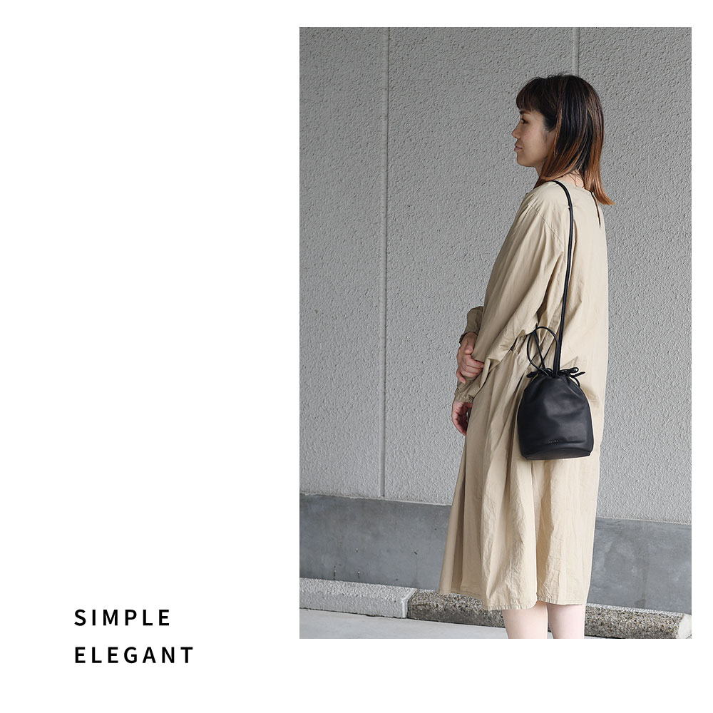 巾着バッグ 2way 本革 レディース 日本製 フォルナ FOLNA RD 083349 牛革 ソフトレザー ショルダーバッグ 斜めかけ 手持ち ミニバッグ ハンドバッグ 大人 オールブラック ふっくら まるい フェミニン モノトーン モード フォーマル ブラック 黒 Folna 巾着バッグ 2way 本革 レディース 日本製 フォルナ FOLNA RD