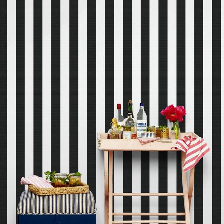 貼ってはがせる シール 壁紙 リメイクシート wallshoppe(ウォールショップ) / Candy Stripe-Onyx | 壁紙屋本舗