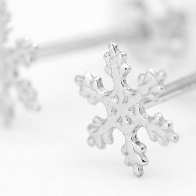 ピアス 雪の結晶 レディース K10ホワイトゴールド me on... スノークリスタル モチーフピアス 爆買の画像