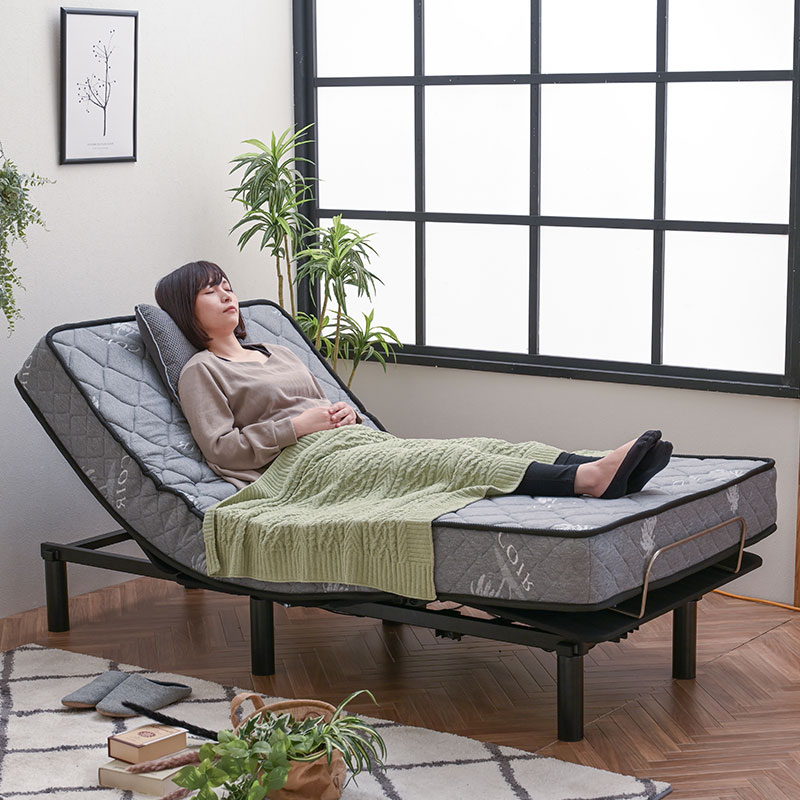 お洒落なシルバー枠♦️３人掛け1脚 1人掛け2脚♦️引き取り　着払い専用 SOFAS | Ritzwell（リッツウェル）