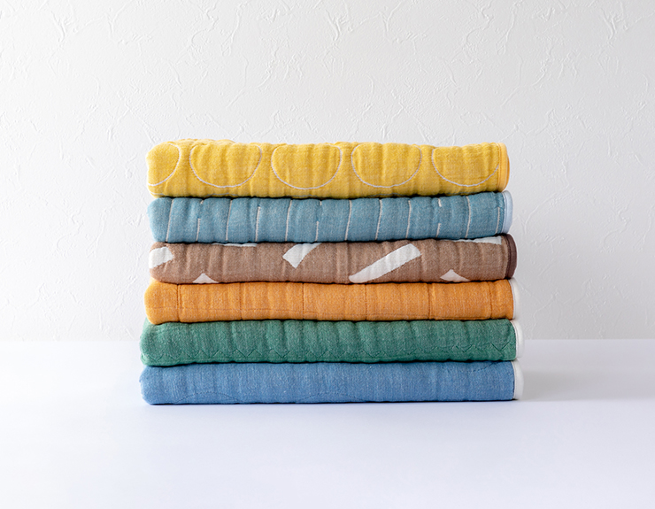 ブランケッドのガーゼルケットは色や柄にもこだわっています