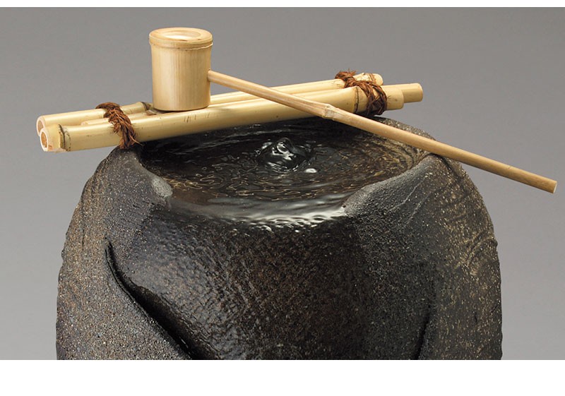 手水鉢 信楽焼き 陶器 つくばい 響 幅36 高さ44.5 柄杓付き NHK 信楽