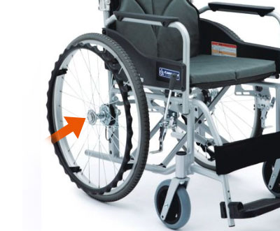 【非課税】BACKS(バックス) 自走介助兼用車椅子 BK22-40SB 背張り調整可能シンプル背折れ車いすカワムラサイクルの説明