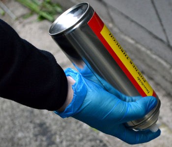 ムカデ駆除　ヤスデ退治　ゲジ駆除　アリの侵入防止に　スプレーできる粉末状殺虫剤　パウダースルー