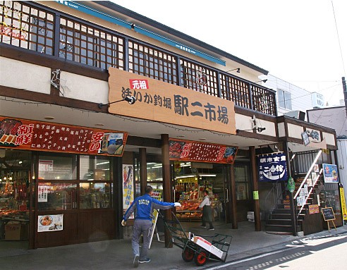 函館梶原昆布店は函館朝市にも店舗を構えています 観光の方の函館土産に人気です