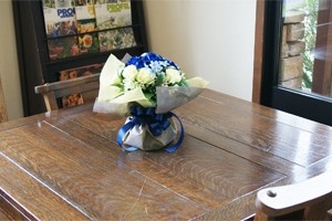 ブルーローズ　花瓶のいらない花束　フラワーギフト　送料無料　ネット通販花屋花樹有（かじゅある )
