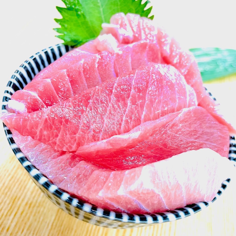 刺身用 めばちまぐろ ハラミ 切り落とし 500g 】脂ののった眼鉢鮪の【ハラミ】を使った美味しさ！まぐろ丼 マグロ鮨 鮪 マグロ 鮪刺 まぐろ  :B09CKM1BGX:牡蠣鮮魚仲卸かきや - 通販 - Yahoo!ショッピング