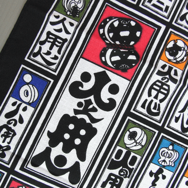 トラサルディ　ハンカチ　バンダナ　新品未使用　52cm 角　ロープ浮き輪　 トラサルディハンカチバンダナ新品未使用52cm 角ロープ浮き輪コイン