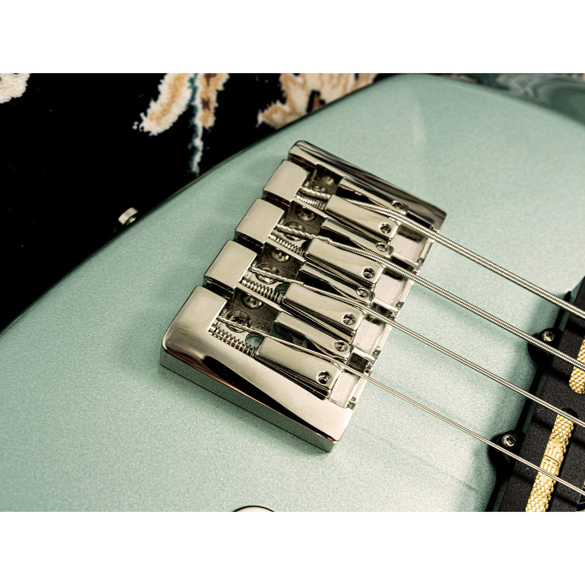 Baum Guitars ( バウム・ギター ) Wingman Bass， Ocean Mist_17